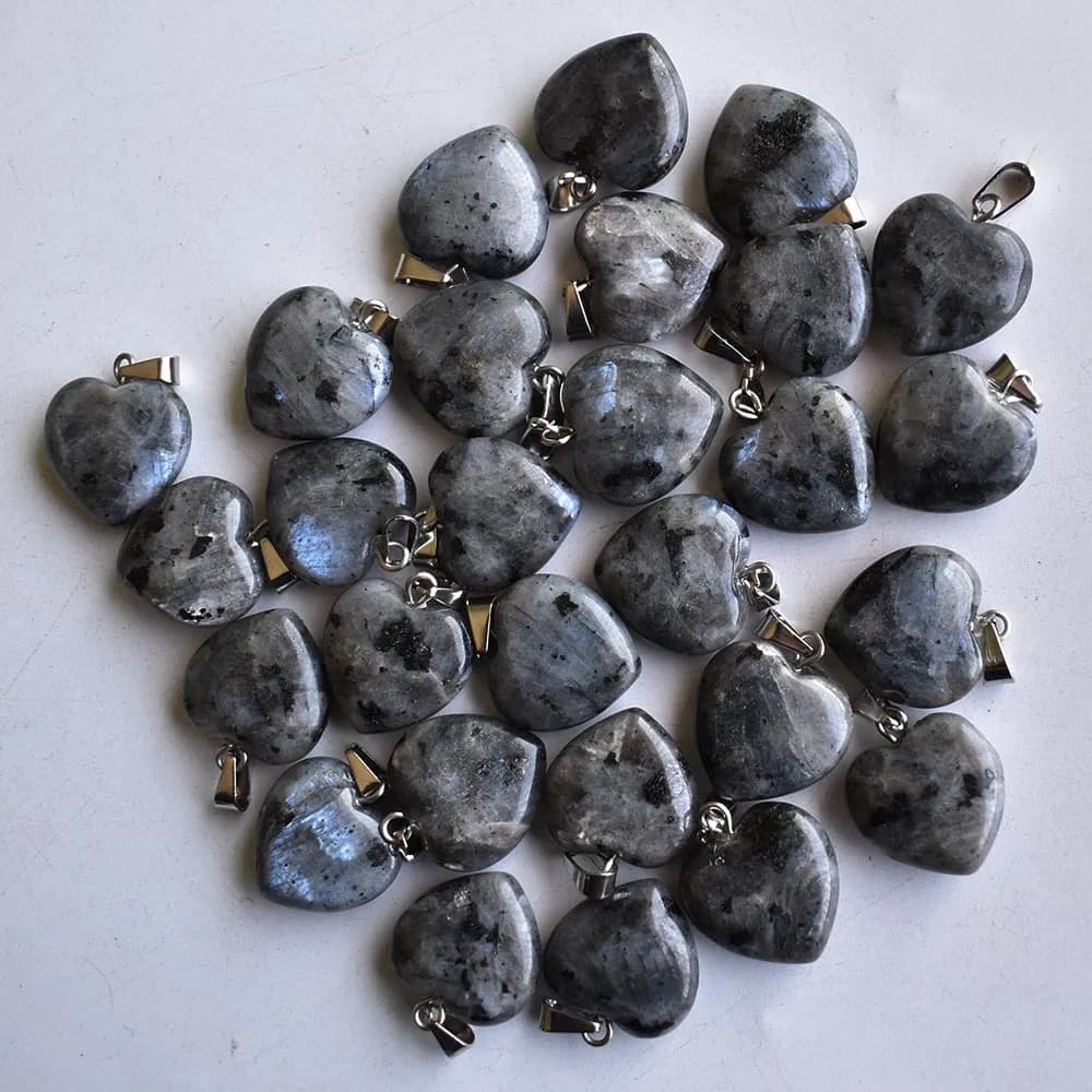 Commercio all'ingrosso 30 pz/lotto moda di buona qualità naturale Nero Labrador pietra cuore pendenti di fascini 16mm per la creazione di accessori